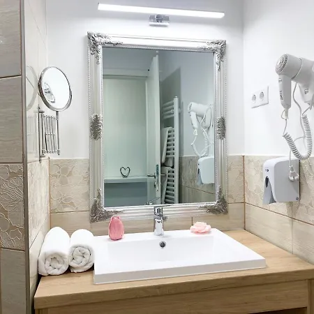 Gesztenye Panzio Bed & Breakfast